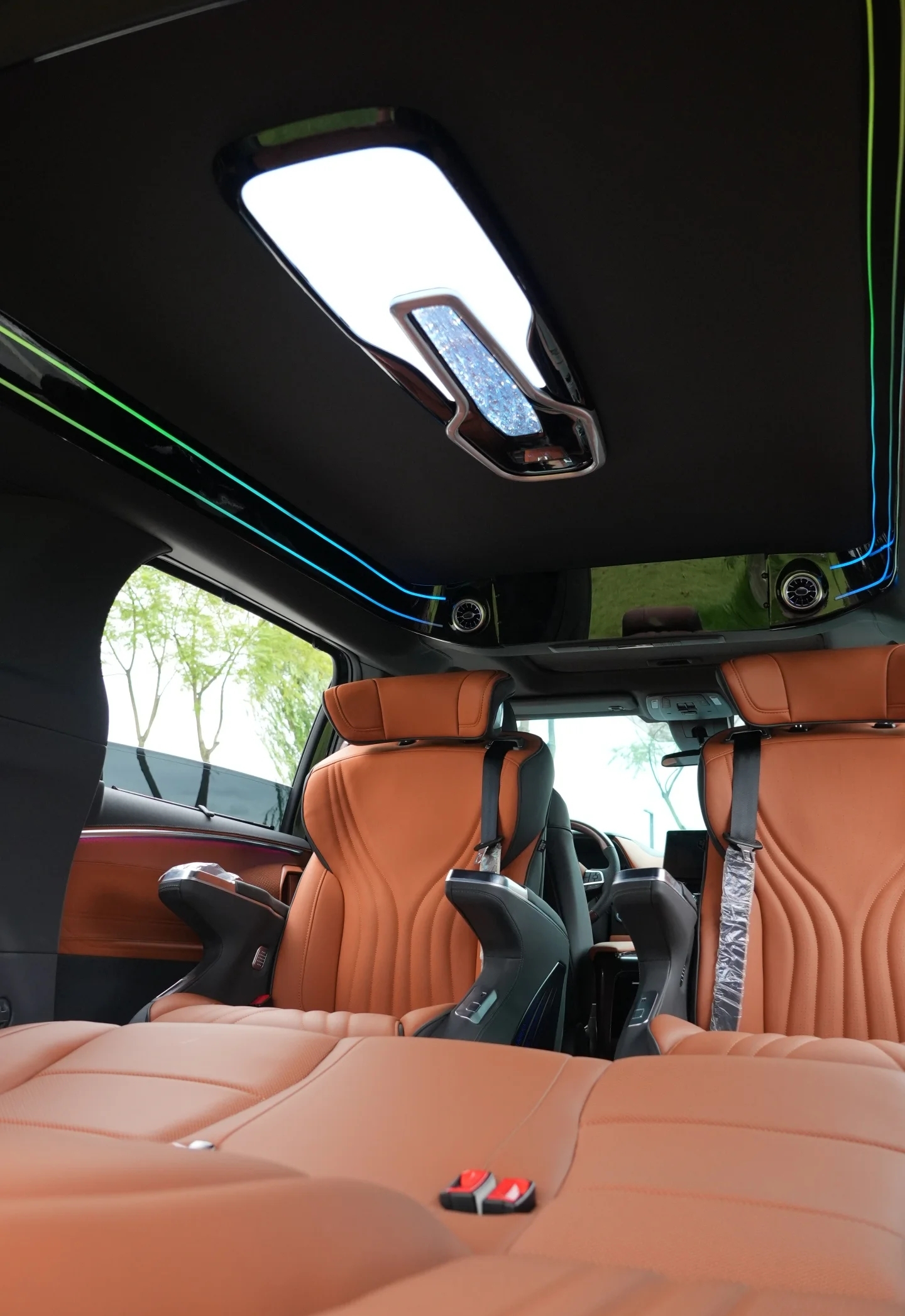 丰田赛那“黑化”归来!网友:这车要是上市,谁还买GL8?