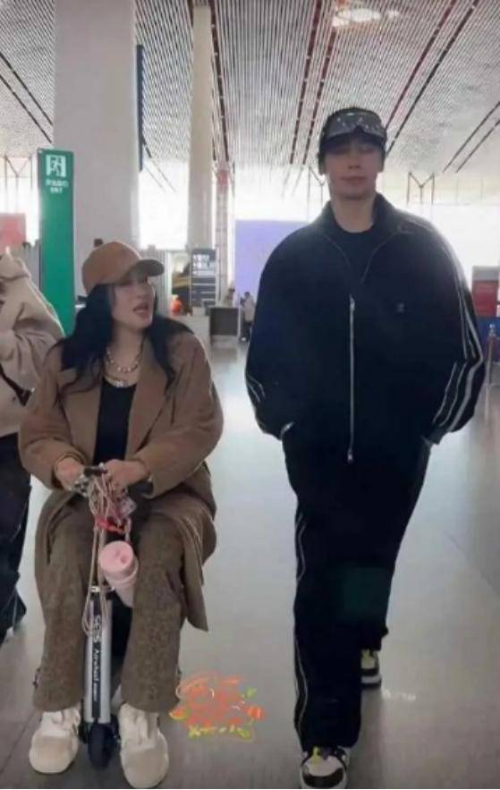 香港女神身形大变，被嘲至少180斤，虎背熊腰与以往判若两人