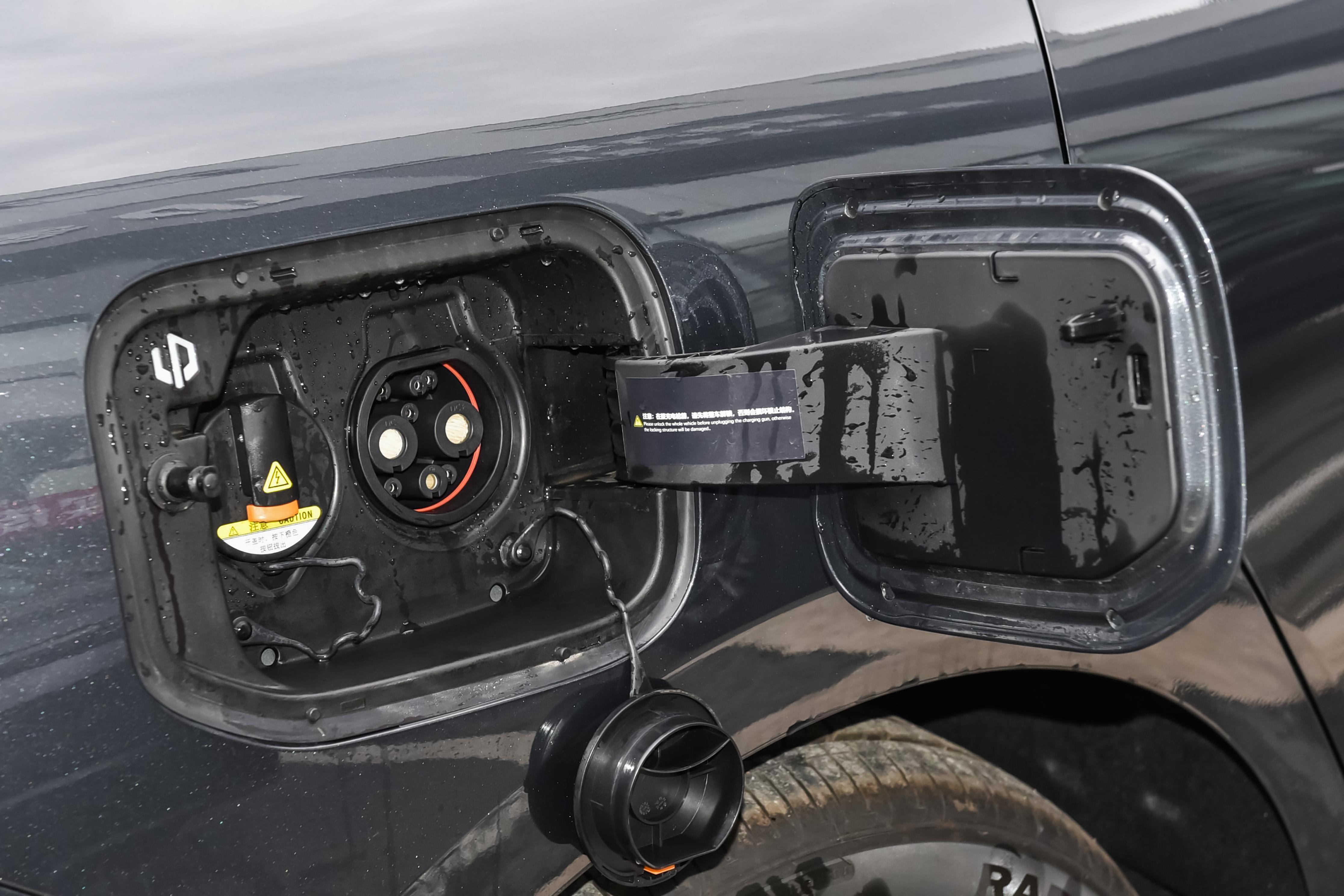 轴距2930mm，配无框门+大溜背，惠后10万左右，竞争比亚迪汉