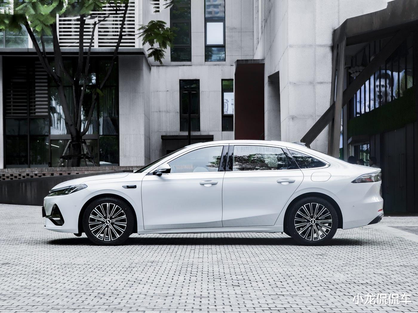 车长近5米，外观惊艳，综合续航超2100km，吉利银河A7即将上市
