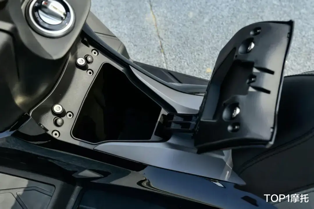智能风挡+自调节大灯，南方飞鲨150即将上市，龙骨踏板也是平踏板