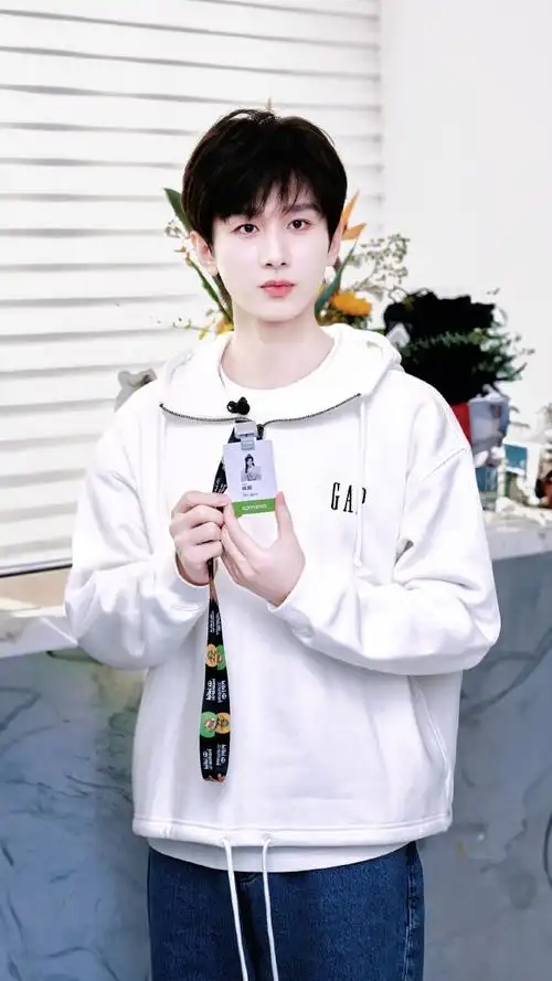 成毅风波持续发酵,知名演员本想说句公道话,不料肖战突被牵连