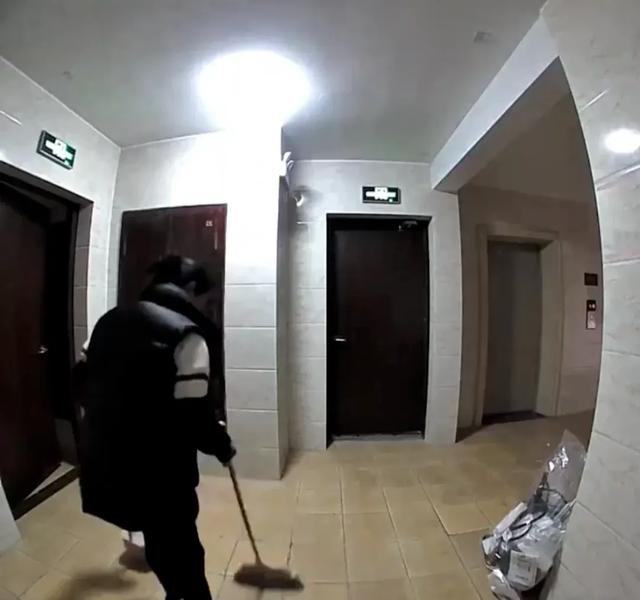 智能鎖正退出中國家庭？聽開鎖師傅說完，我連夜換成回了鐵將軍！