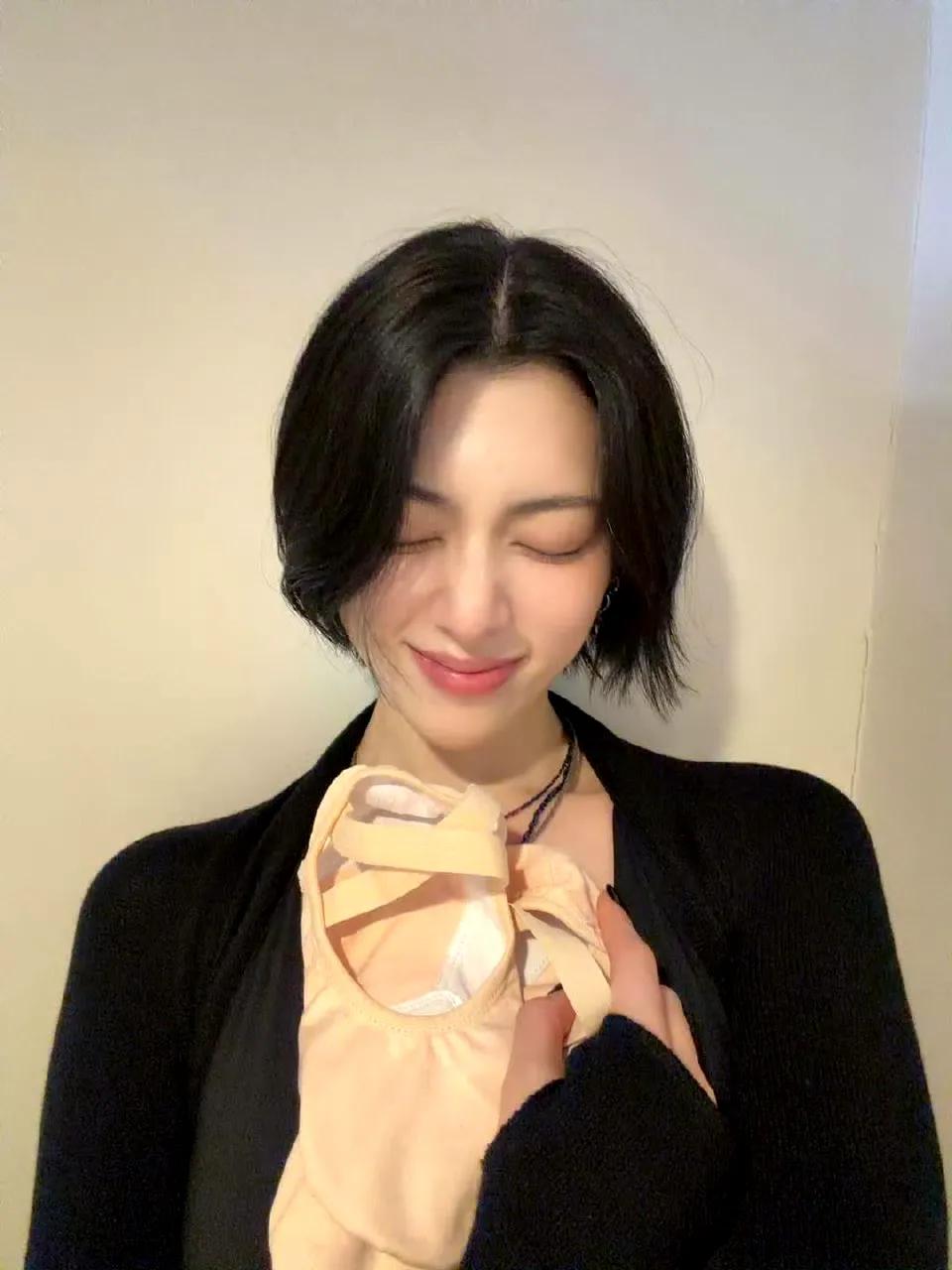 三吉彩花 近期 ???