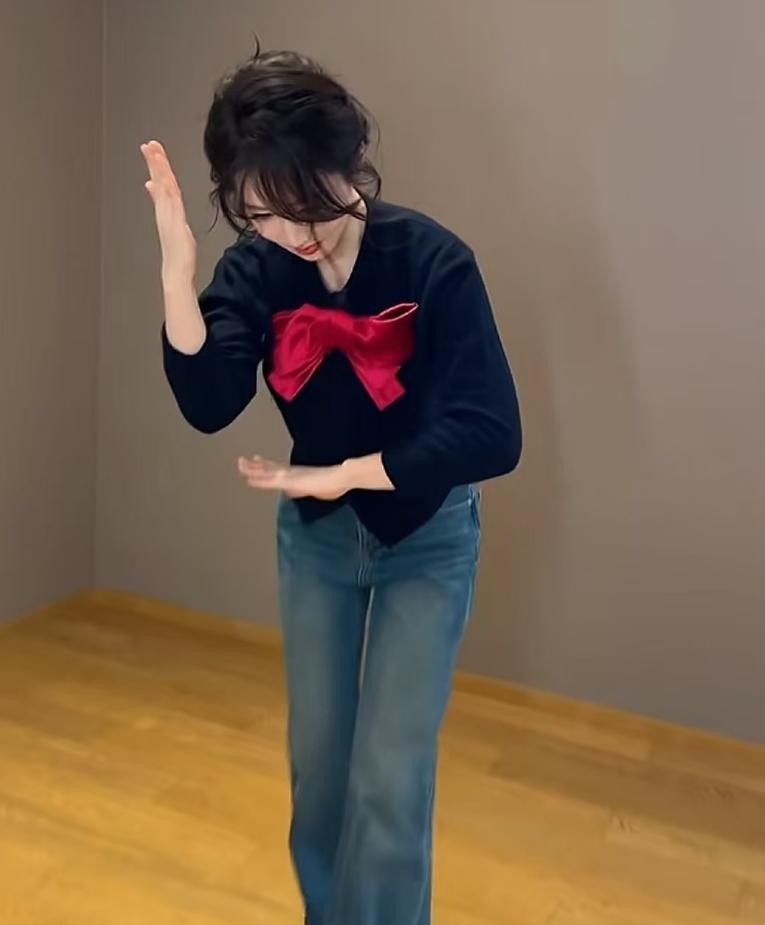 笑到头掉!杨紫跳舞是喜剧人实锤?女神包袱碎一地