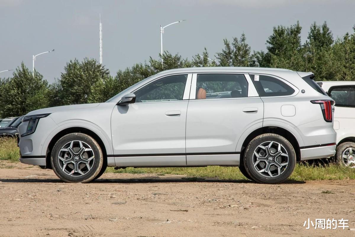 捷途山海L7 PLUS正式上市,11.99万起,配电动七座可全放倒