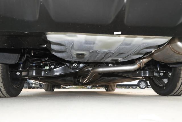 长近5米的合资中级车，配2.0T+8AT，起步降至11万多，还是卖不动