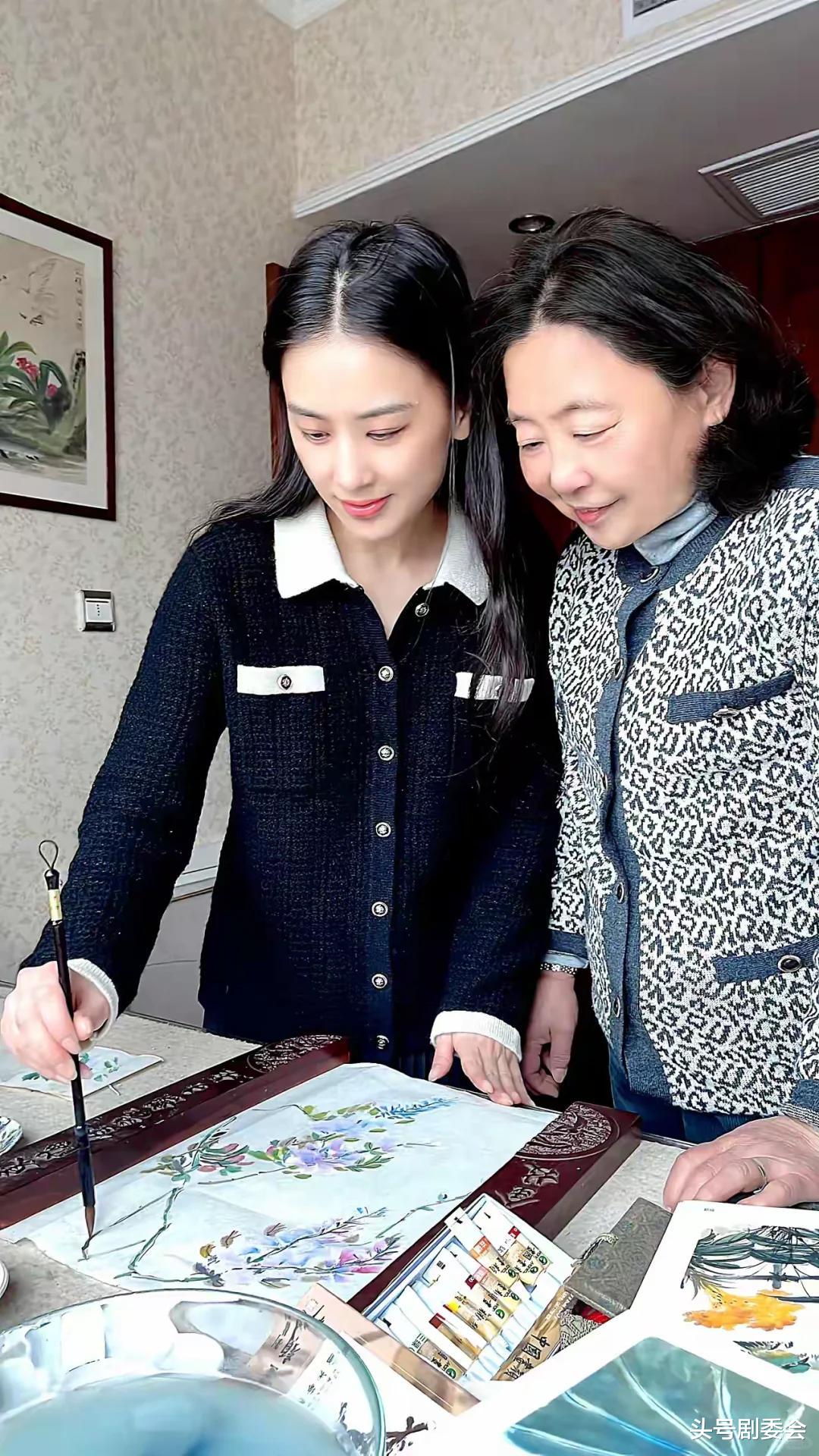 一场母女综艺，戳穿了黄圣依注定离婚的真相，宋丹丹的话有人信了