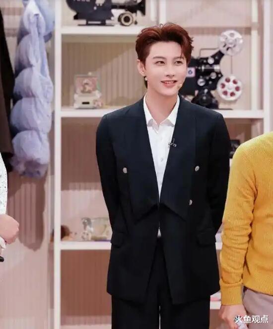 榜一大姐曝短剧顶流何健麒丑闻，于正淡定，起底氪金爱情背后利益