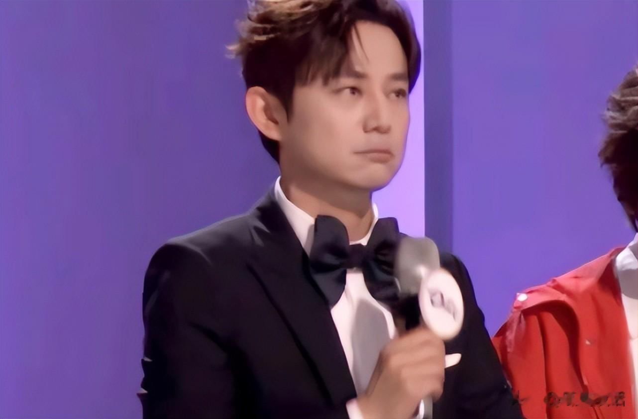 口无遮拦遭闭麦？一句话让何炅变成结巴，网友：不得不说姐太牛了