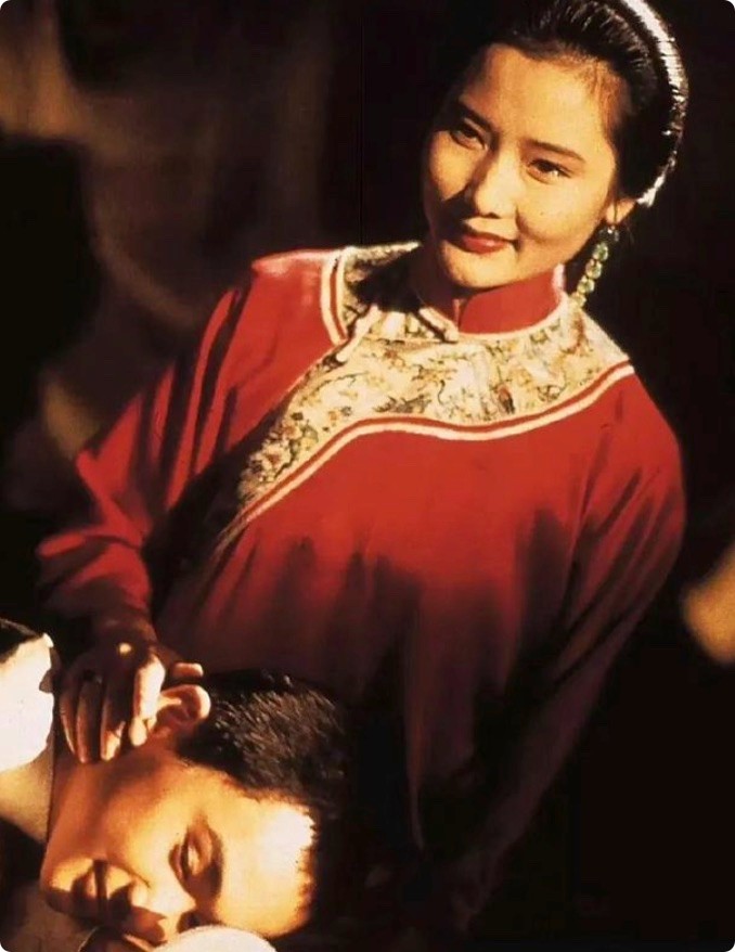 三个影后吐槽流量演员，何赛飞拍桌子骂，刘嘉玲冷笑，宁静直接开怼