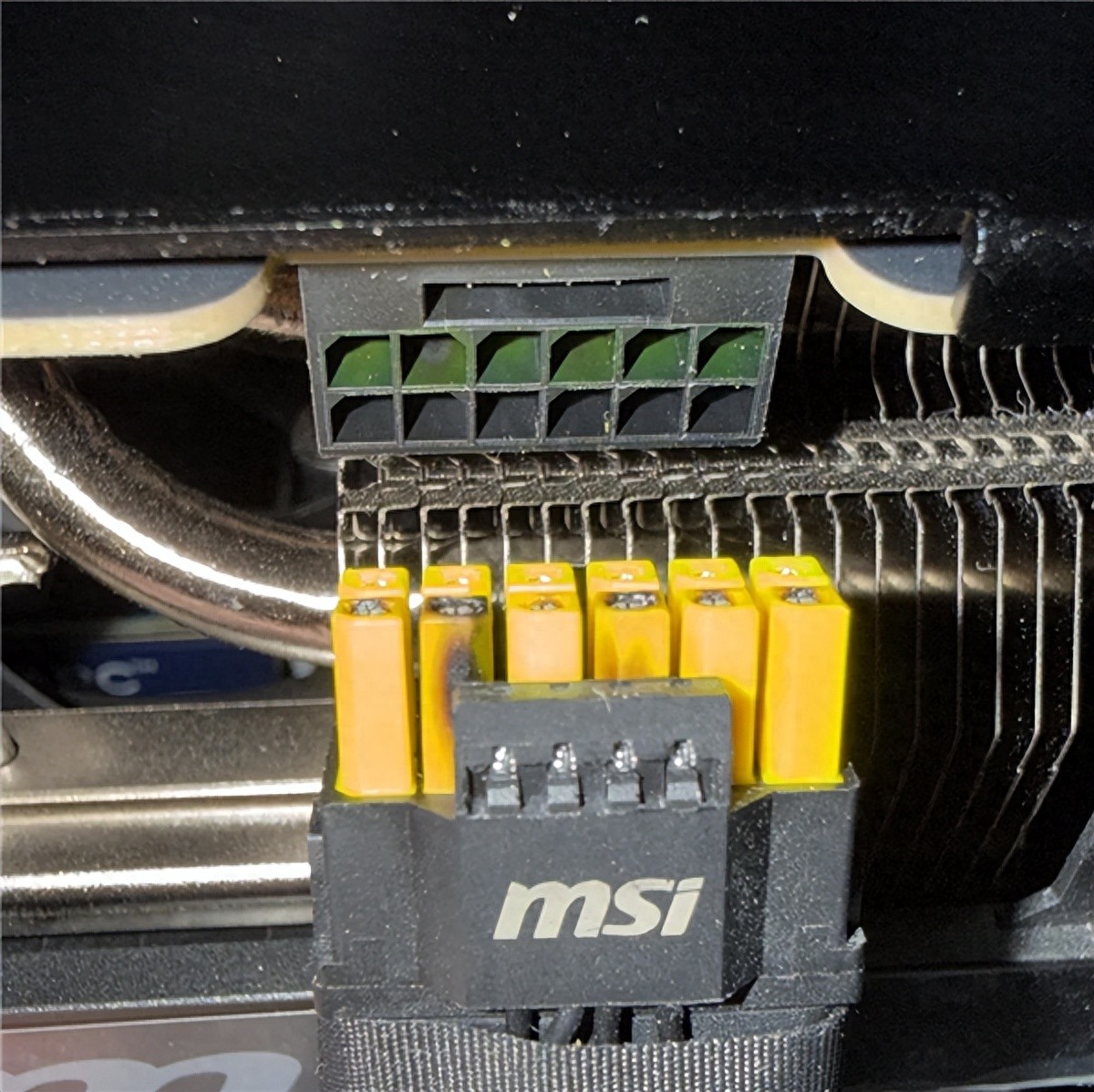 16針供電接口又出事！RTX 5090顯卡“空閑”時竟然燒毀了