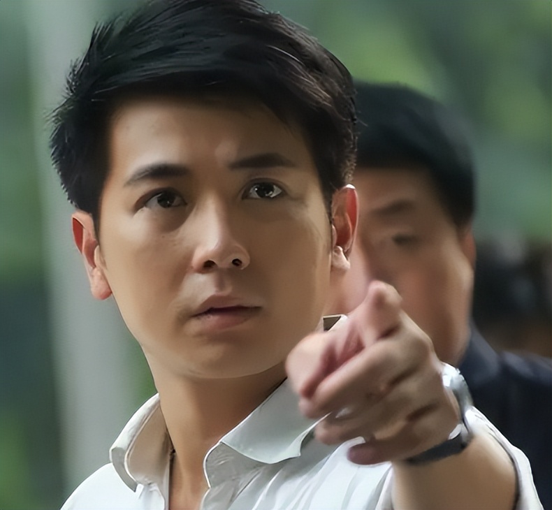 风水轮流转！官方出手，黄慧颐遭殃，一个月前曾爆料保剑锋出轨