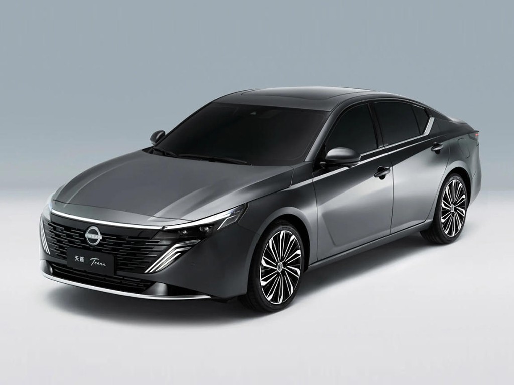 全球首个鸿蒙座舱燃油车！新天籁PLUS首搭，提前锁定爆款？