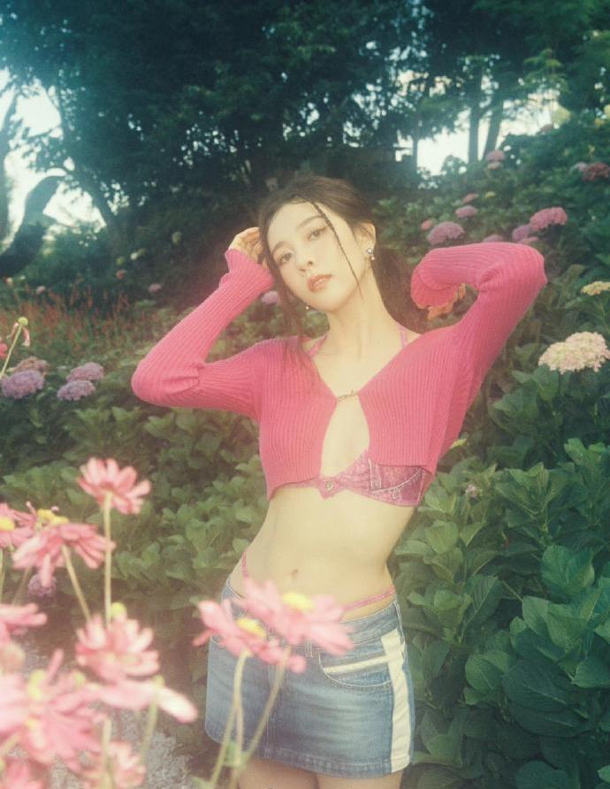 宋妍霏的时尚穿搭，我给满分！网友：真不把家人们当外人。