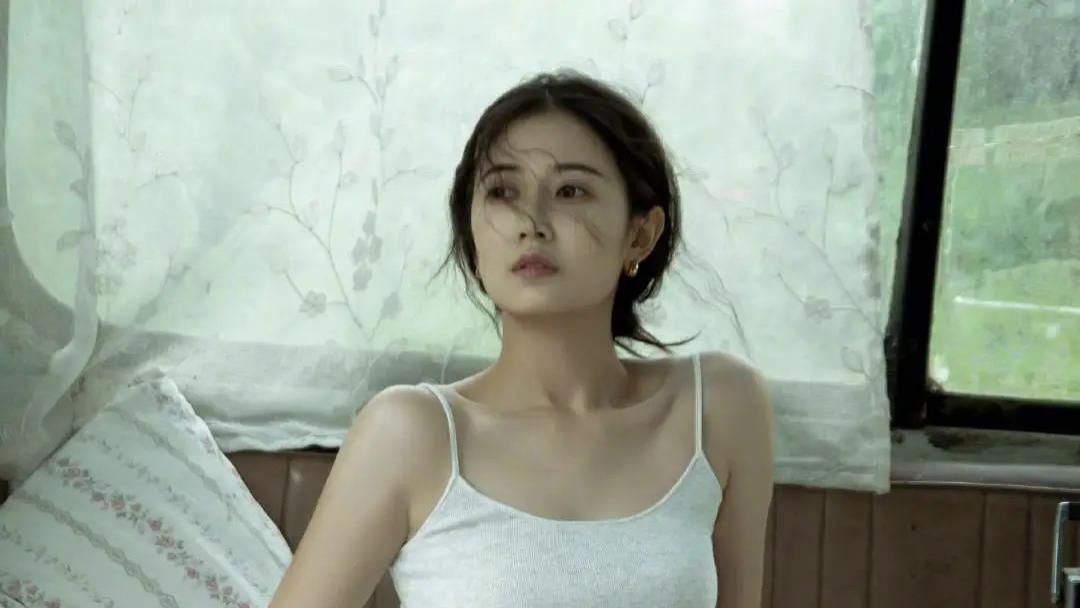 陈钰琪生日多城地标同庆，粉丝创意祝福六年陪伴！