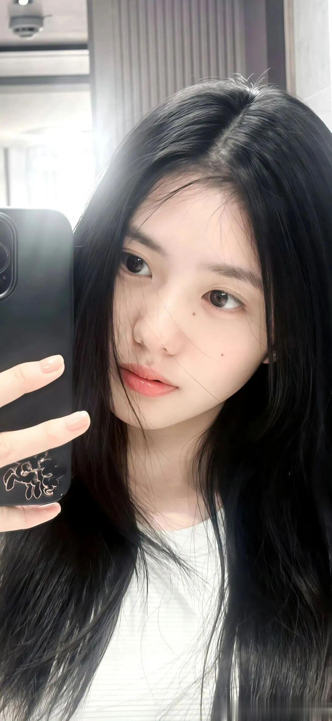 刘浩存甜美壁纸