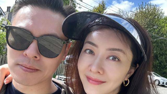 知名港女星晒近况状态佳！谈主动追老公，曾两度被男方拒绝