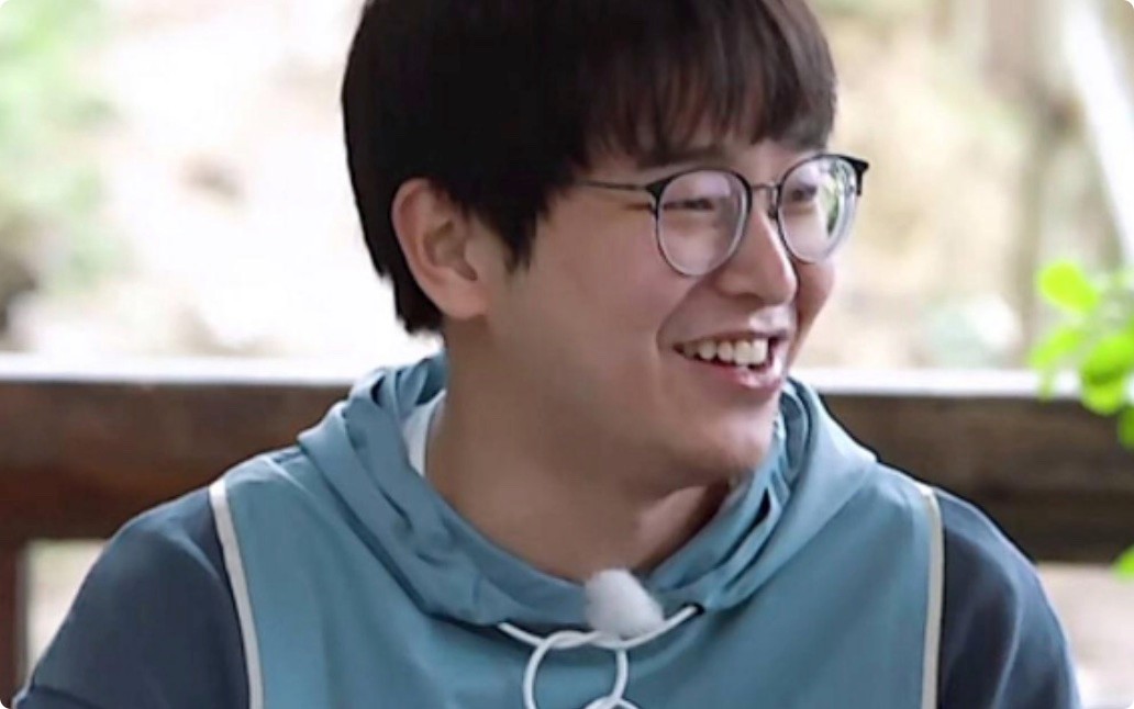 离开黄磊的饭，彭昱畅直接爆改法拉利！这颜值是内娱下一个待爆顶流？