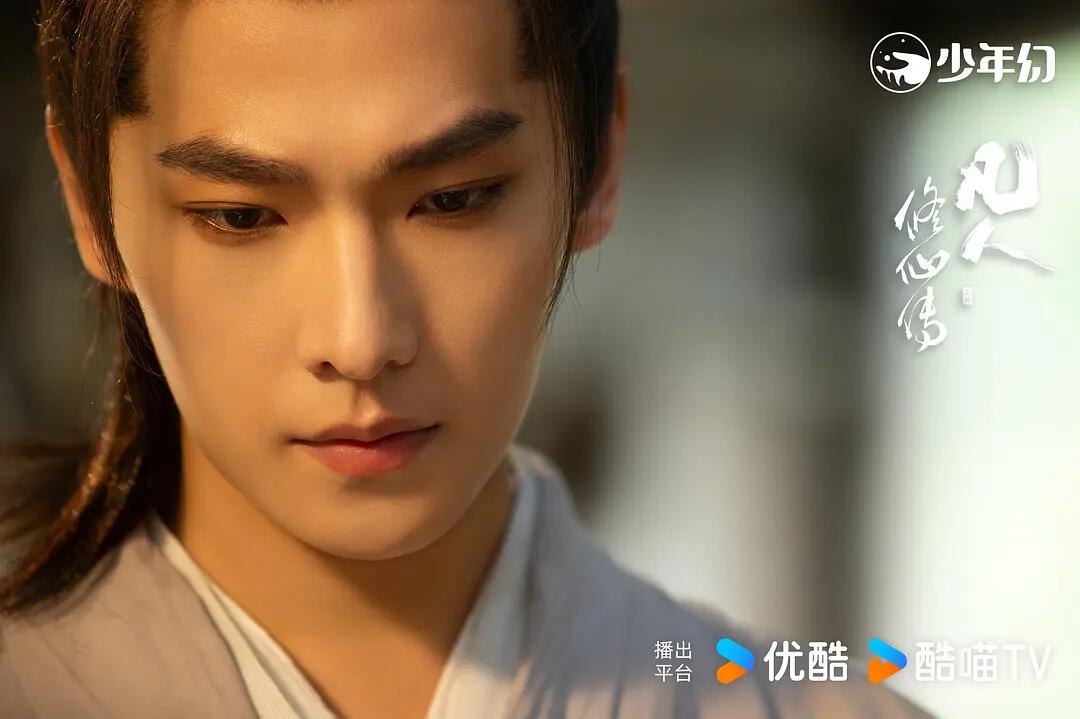 半年时间里，肖战、杨洋、成毅三大顶流对打，谁领跑一目了然