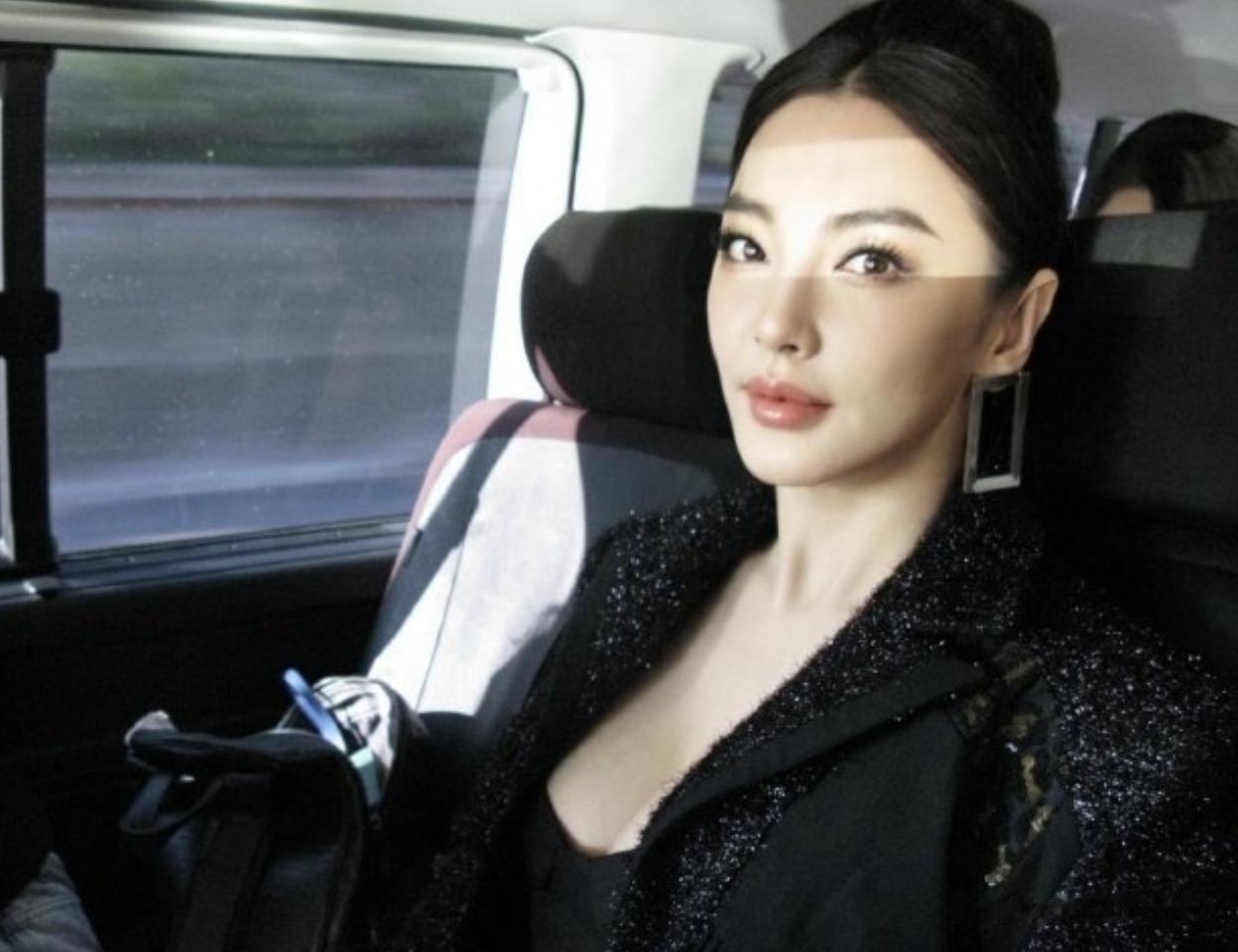 深邃迷人的张雨绮