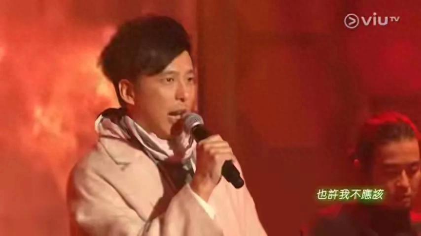 TVB前男星移居加国与太太踏青,渣男变好丈夫,早年被称港姐杀手