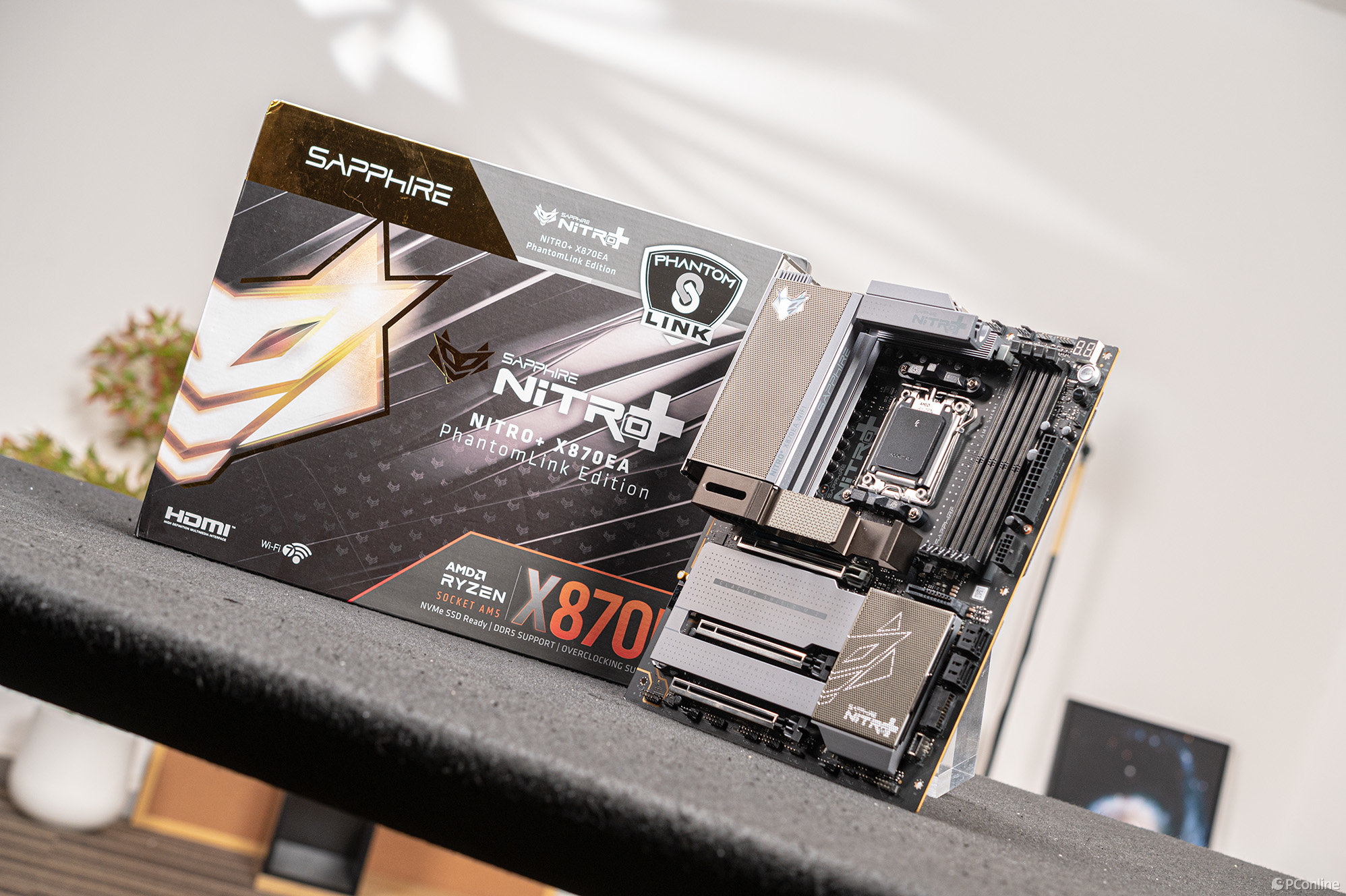 唯一 AMD背插套裝！藍寶石氮動雙旗艦美學圖賞