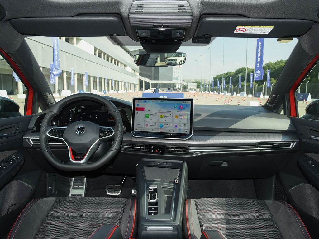 别嘴硬，20万唯一原厂自带回火放炮声的车，真就只有高尔夫GTI