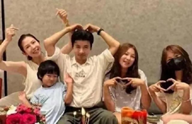 蔡少芬女儿颜值封神!全家天花板级美貌,网友:卷不动了