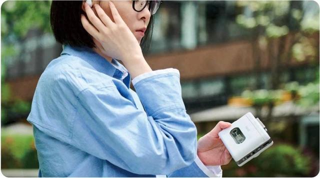 Maxell 發布復古磁帶機：能聽磁帶，支持藍牙，還能當充電寶