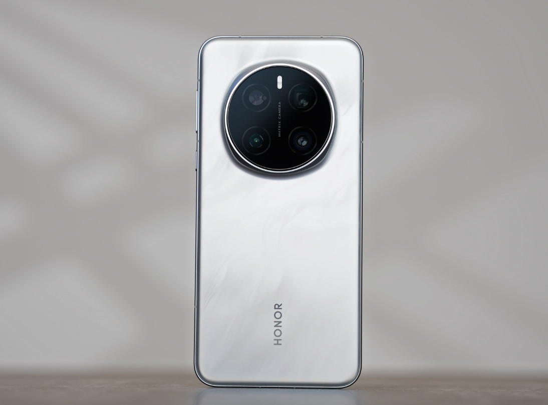 荣耀降低利润空间！高端旗舰突降1463元，16GB+512GB+100倍变焦