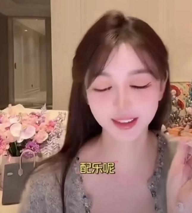 机关算尽太聪明，叶柯独自带娃背贷款哭穷，黄晓明不管不问心够狠