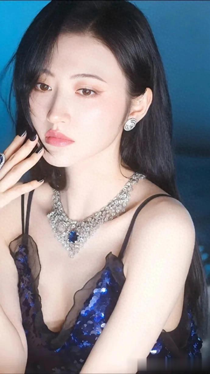 景甜这富态的身材太讨人稀罕了