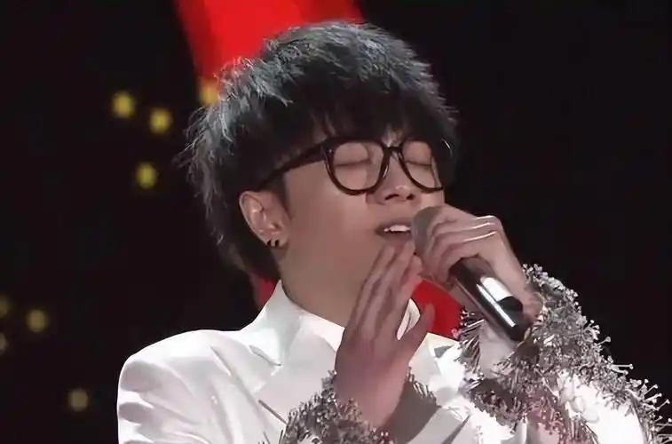 媲美周杰伦！却因一个孩子被骂4年，如今凭一个举动实现口碑逆转