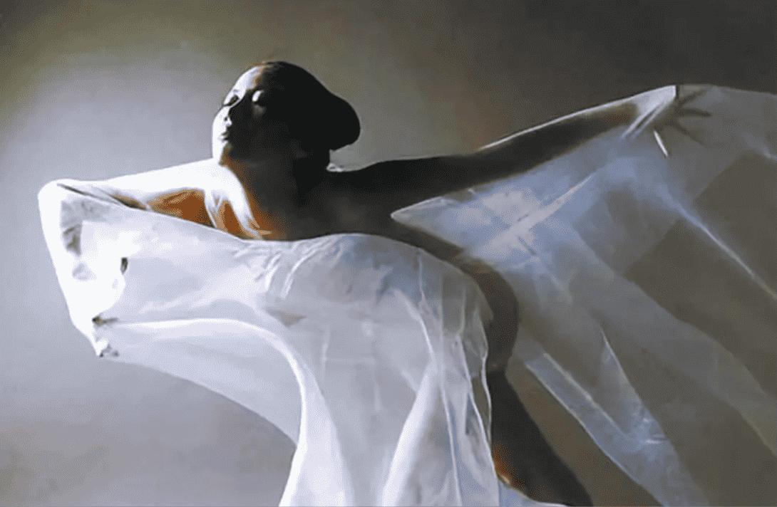 汤加丽：因当“人体模特”和丈夫离婚，如今49岁仍单身