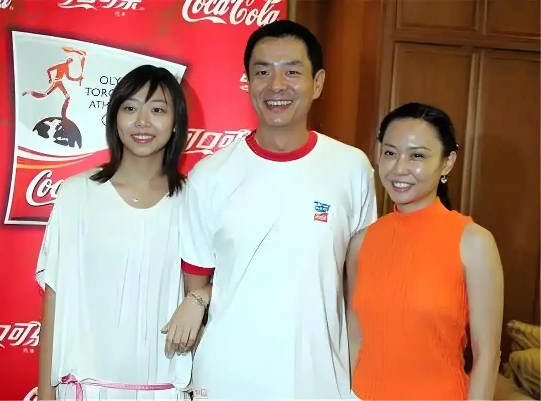 老戏骨濮存昕官宣外孙女出道,11岁韩子萱长相惹争议:内娱完了