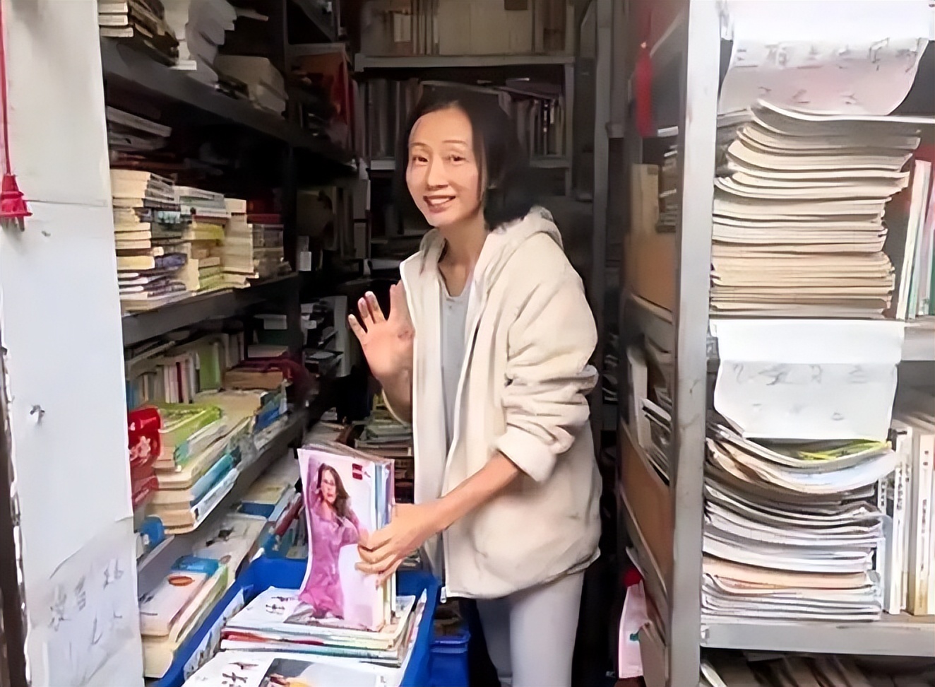 黄慧颐回应与保剑锋10年恋情，一度泪洒直播间，男方评论区沦陷