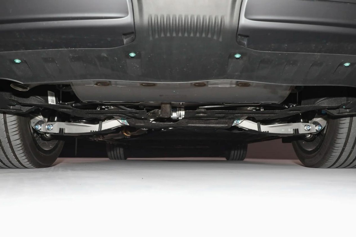 综合续航1400km，支持高阶辅驾功能，奇瑞风云T11到底如何？