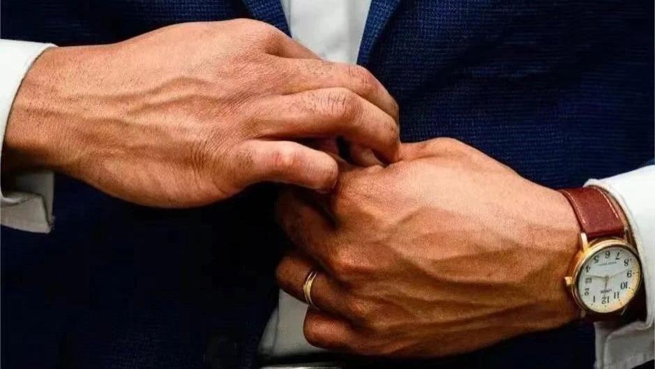 段永平最低调门徒，一己之力，完胜华为、小米