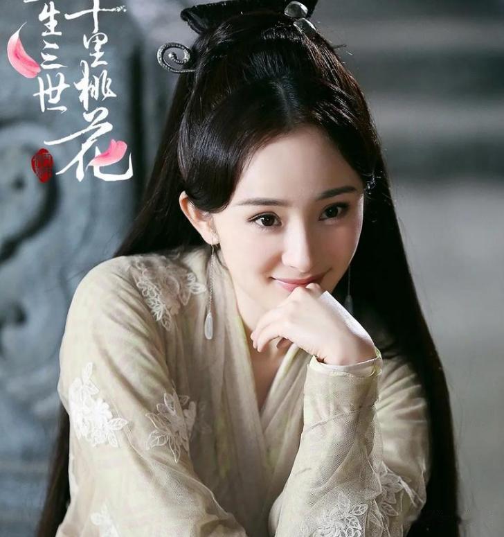 离婚七年后，39岁再破“天花板”的杨幂，给内娱的女星们提了个醒