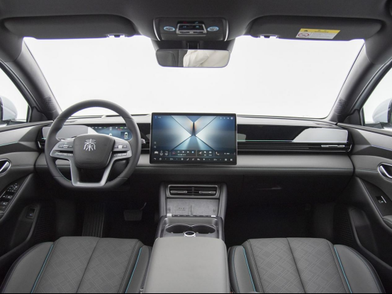 还在看秦L EV？海豹06 EV价格一样还多了云辇C！