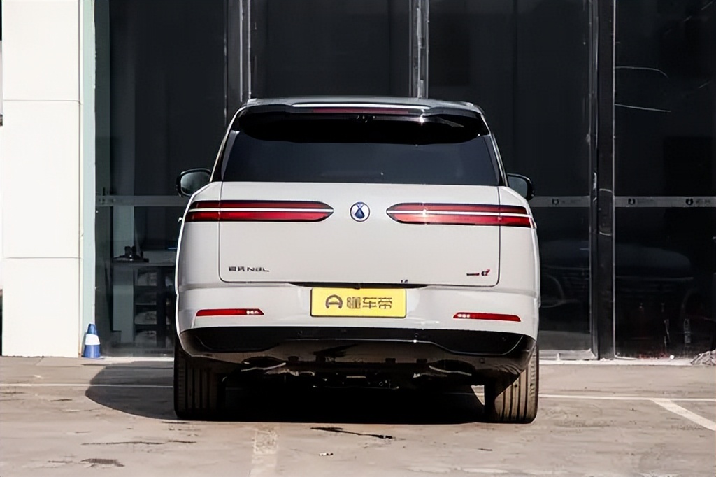 全系6座、2.0T插混加持,比亚迪这款车明显冲销量去的