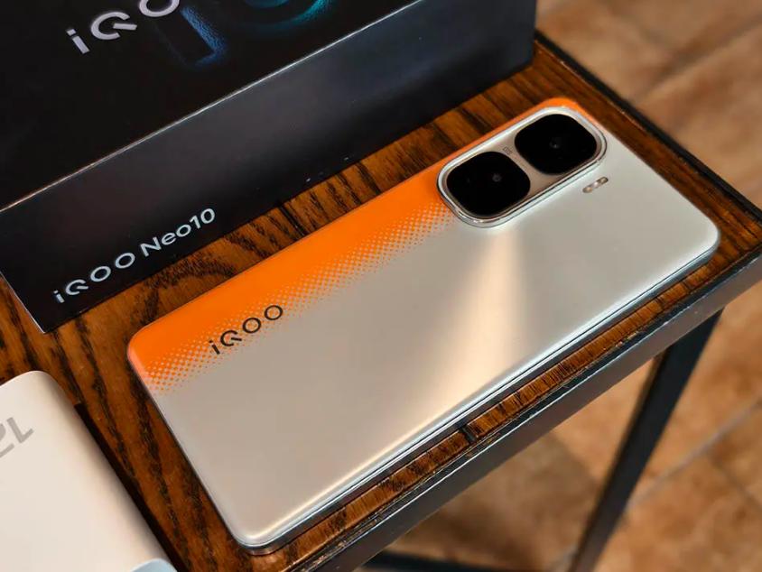 價格“跌至新低”的一款手機，512G深受好評，值得現在撿漏