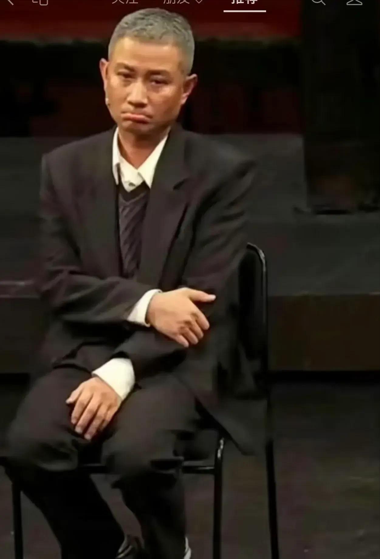 马伊琍山西拍戏被偶遇！皮松肉垮脸颊发腮，一头羊毛卷土到认不出