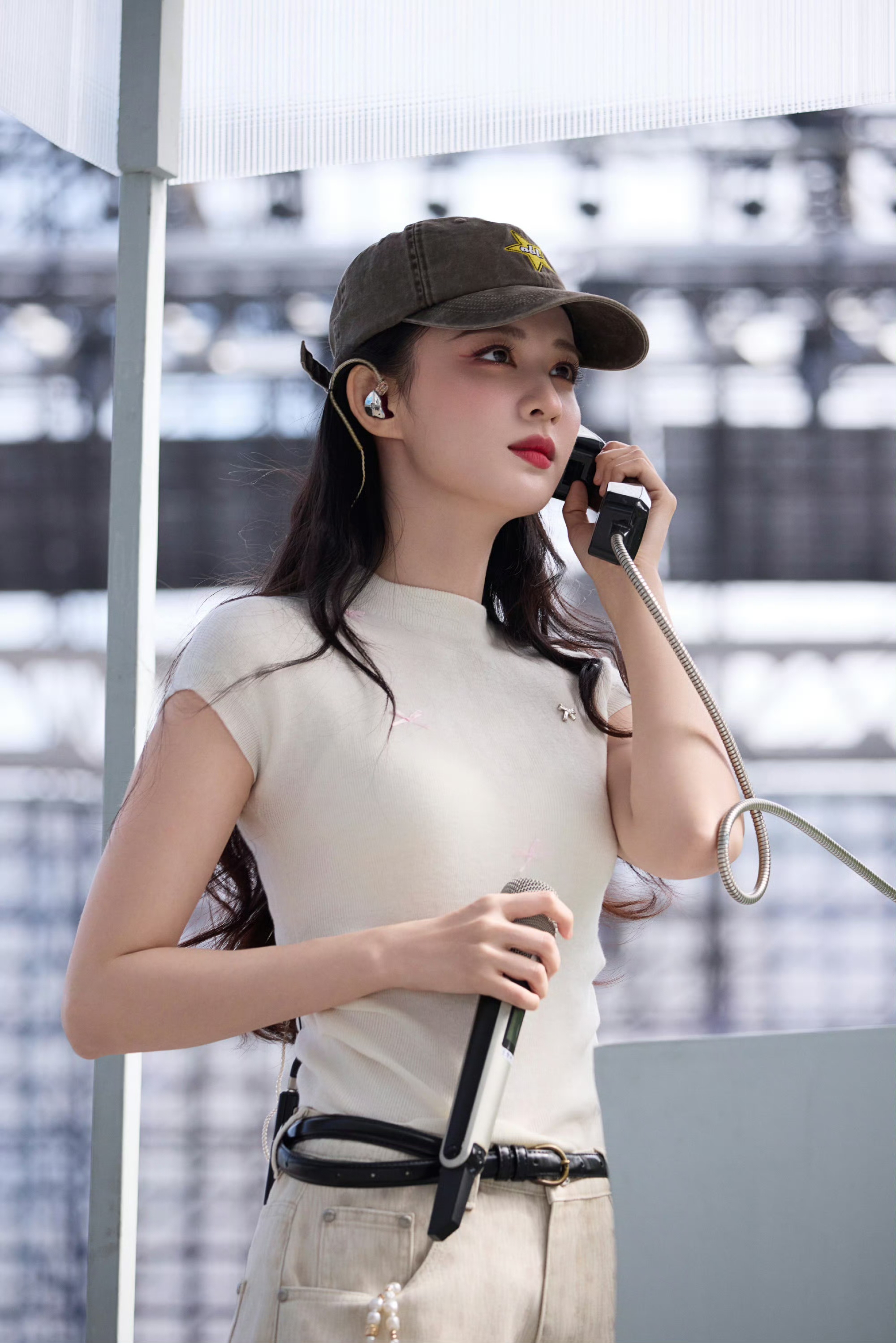 王楚然的身材线条,老天爷追着喂饭吃的程度,美得移不开眼!