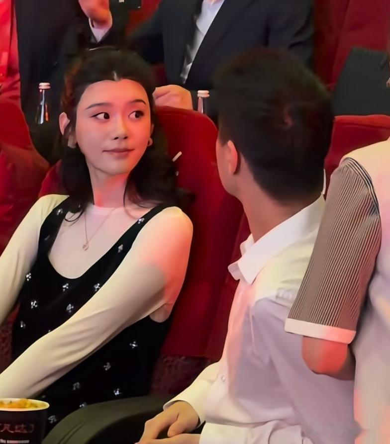 《阿凡达》首映女星造型：杨紫琼干练，章子怡臃肿，孙俪V深获赞