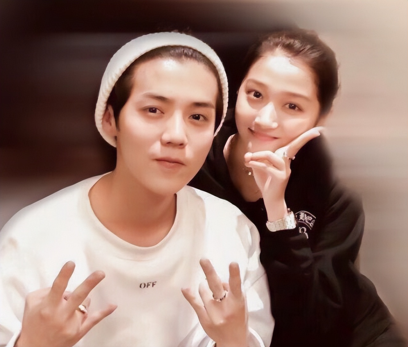 这一次,风光亮相米兰时装周的关晓彤,彻底撕碎了鹿晗最后的体面