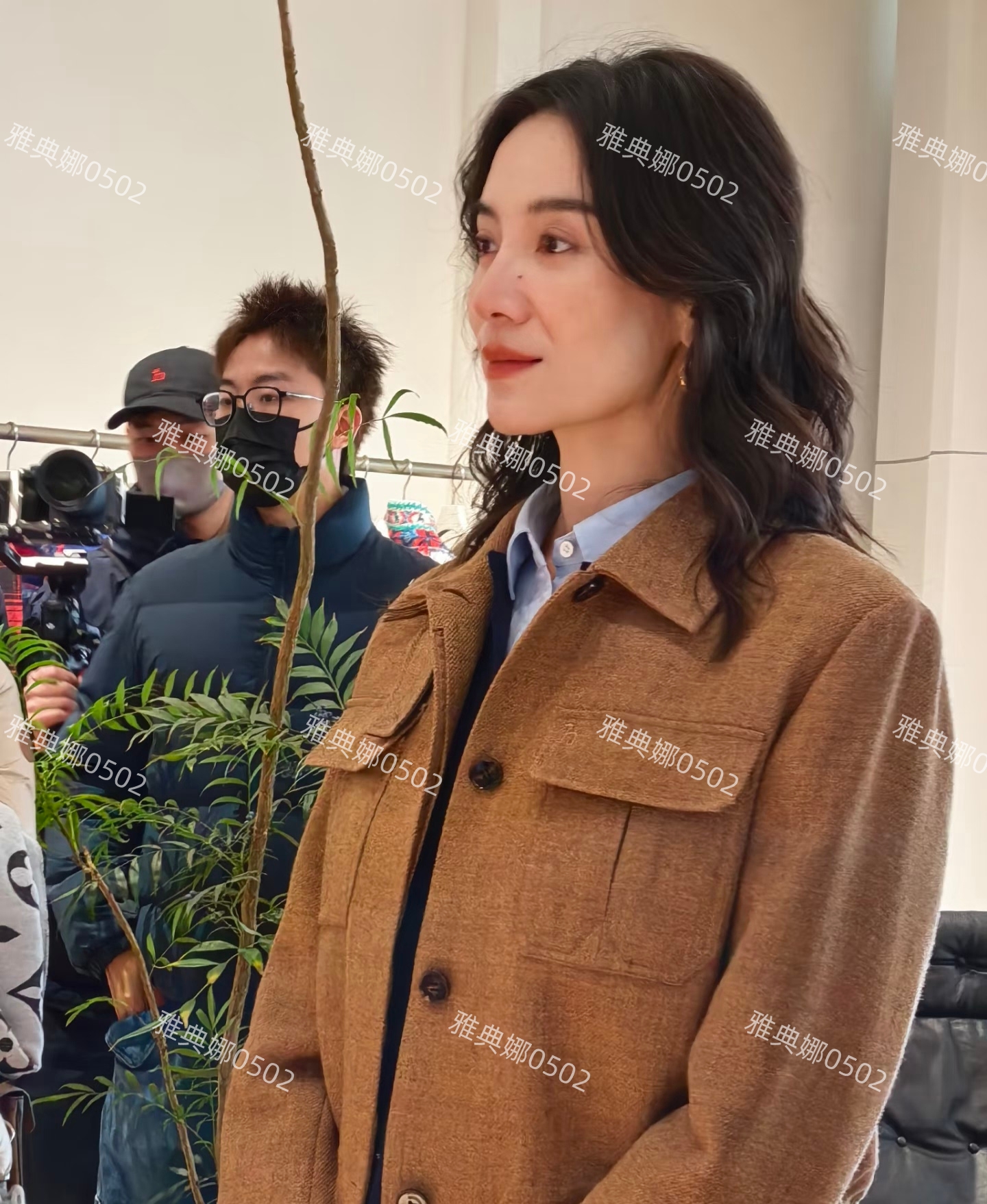 宋佳虽然是双料影后视后，但她的外形也属于偶像派，本人太漂亮了