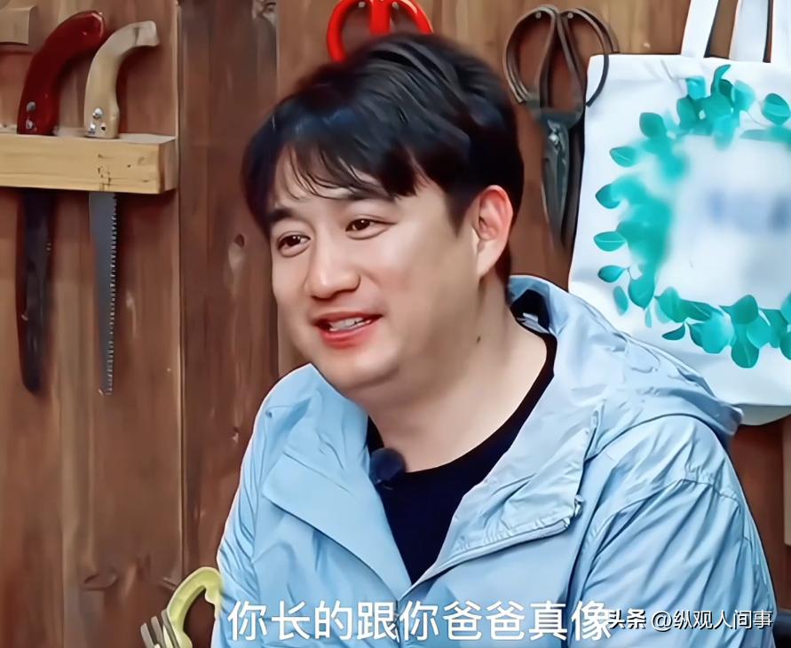 陈凯歌儿子露面,被上百人贴身围观遭白眼,网友:像动物园的猴子