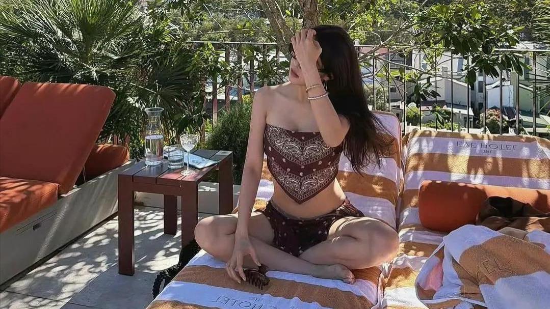 朴孝敏泳池泳衣美照曝光